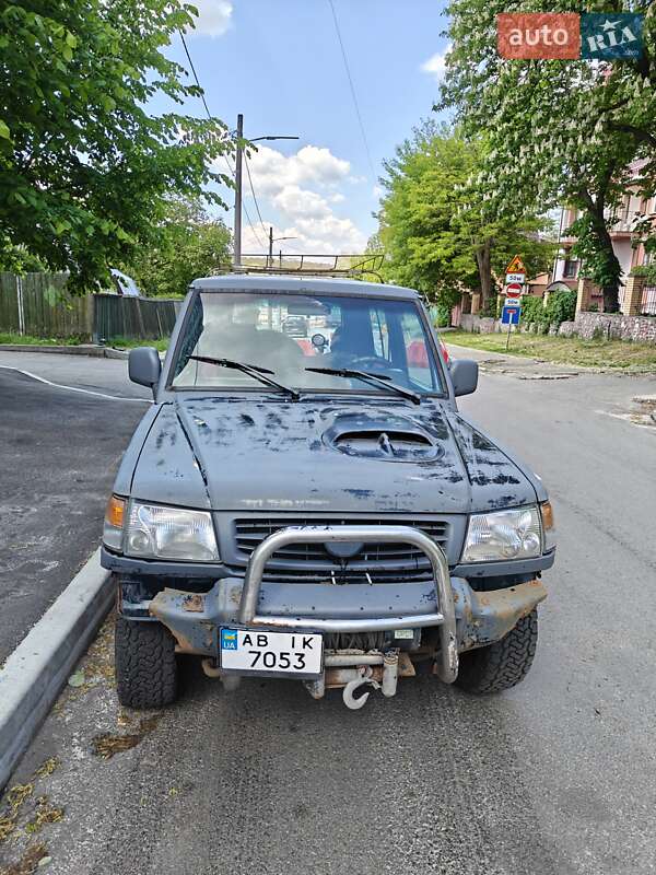 Внедорожник / Кроссовер Hyundai Galloper 2000 в 