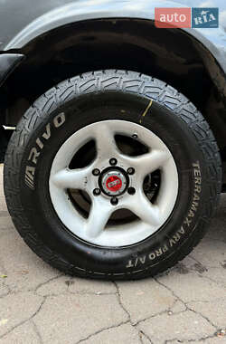 Внедорожник / Кроссовер Hyundai Galloper 1995 в 