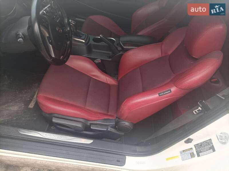 Купе Hyundai Genesis Coupe 2012 в Изюме