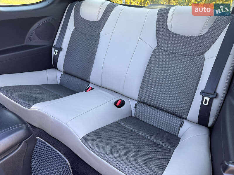 Купе Hyundai Genesis Coupe 2013 в Киеве