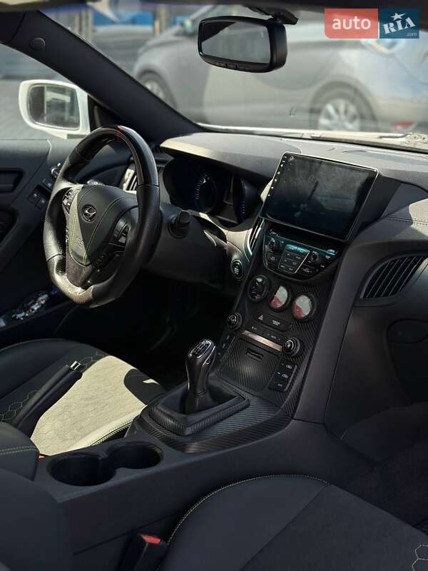 Купе Hyundai Genesis Coupe 2014 в Чернівцях фото 18 Купе Hyundai Genesis Coupe 2014 в Чернівцях