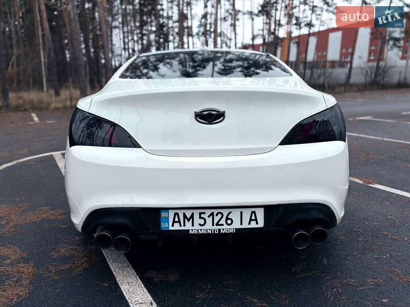 Купе Hyundai Genesis Coupe 2011 в Малине