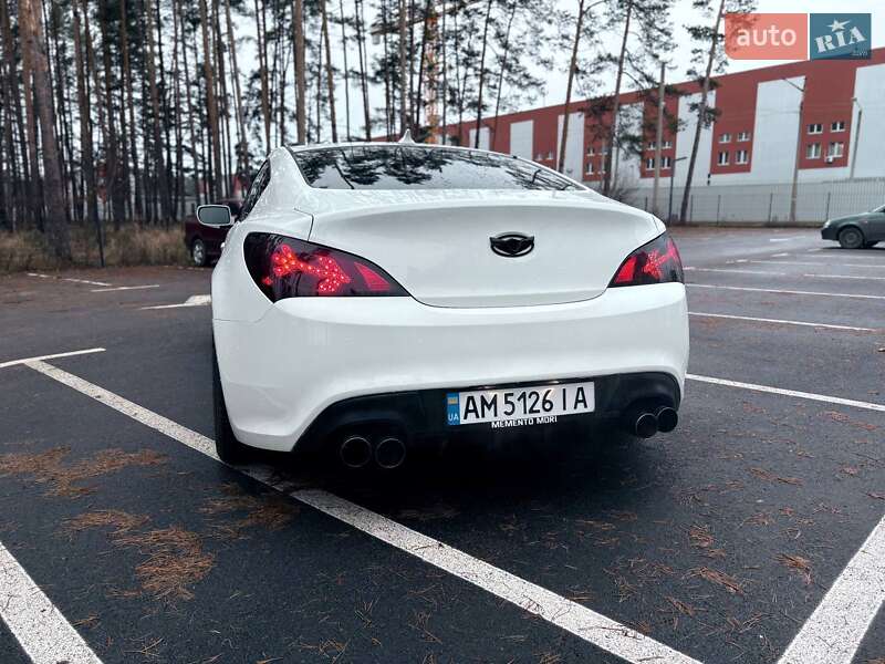 Купе Hyundai Genesis Coupe 2011 в Малине