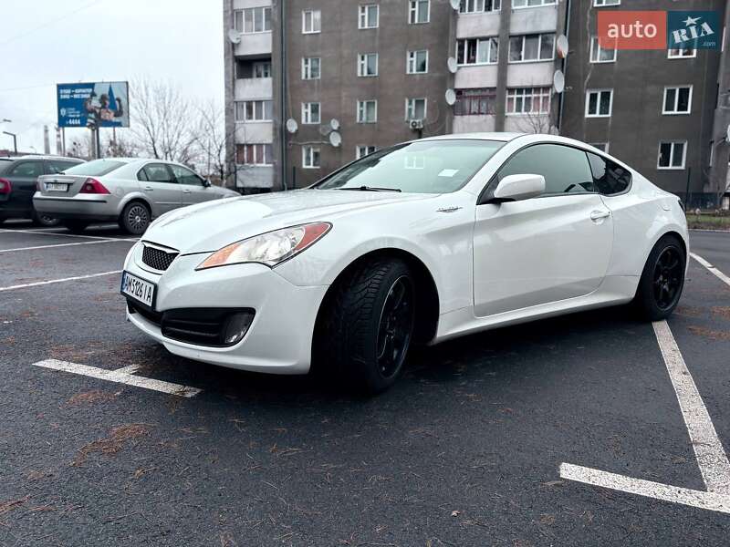 Купе Hyundai Genesis Coupe 2011 в Малине