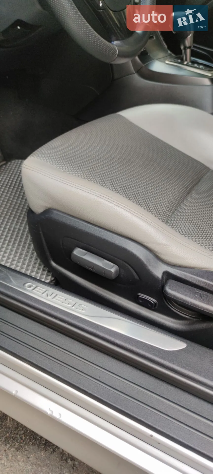 2013 Hyundai Genesis - мініатюра 17
