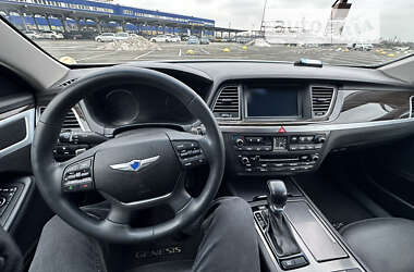 Седан Hyundai Genesis 2015 в 