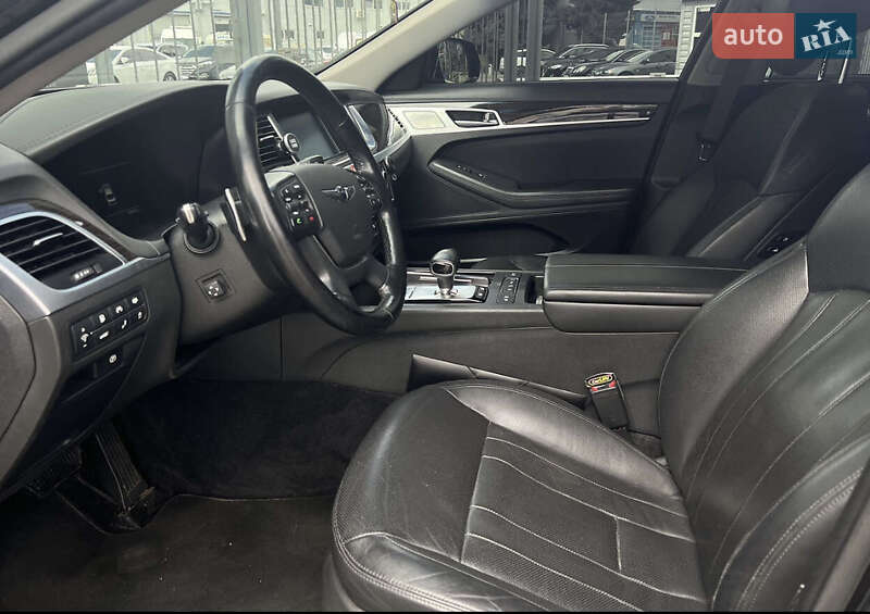 Седан Hyundai Genesis 2017 в Одесі