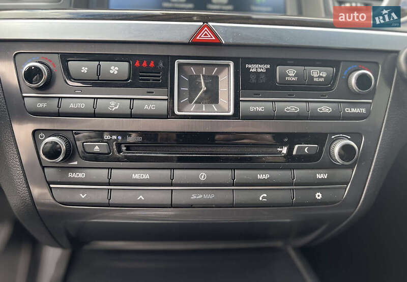 Седан Hyundai Genesis 2017 в Одесі