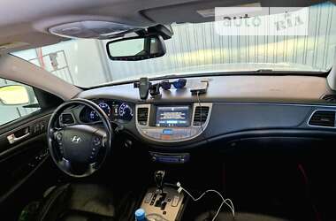 Седан Hyundai Genesis 2013 в Броварах