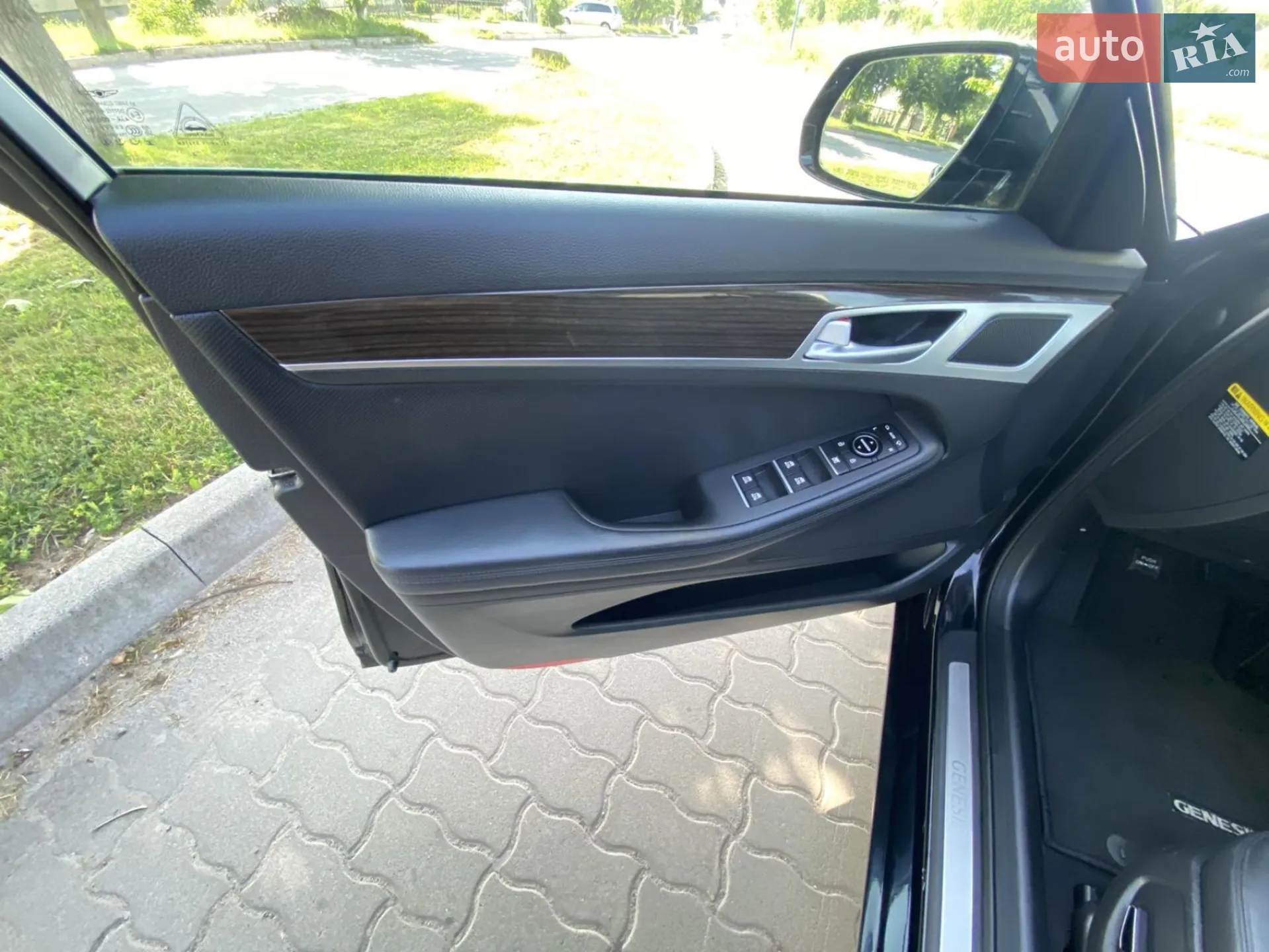 2015 Hyundai Genesis - мініатюра 32