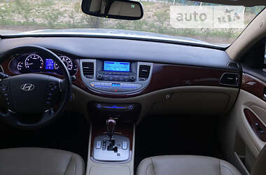 Седан Hyundai Genesis 2013 в Василькове