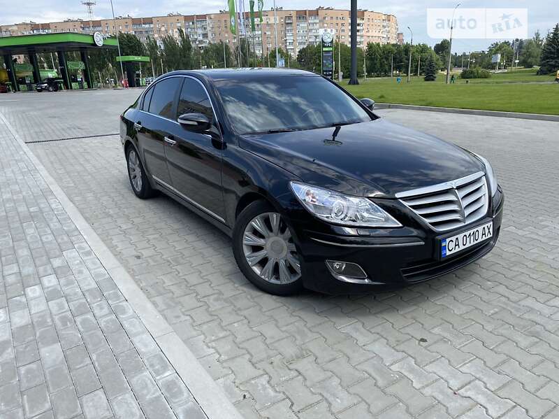 Седан Hyundai Genesis 2009 в Черкасах