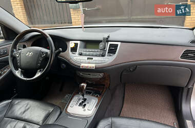 Седан Hyundai Genesis 2009 в Чернігові