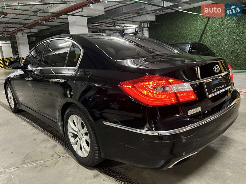 Седан Hyundai Genesis 2013 в Киеве