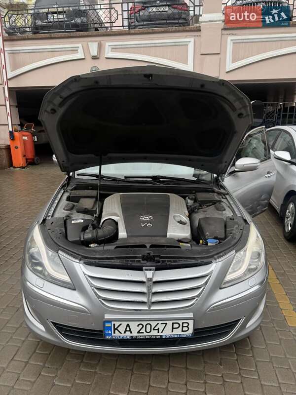 Седан Hyundai Genesis 2012 в Киеве