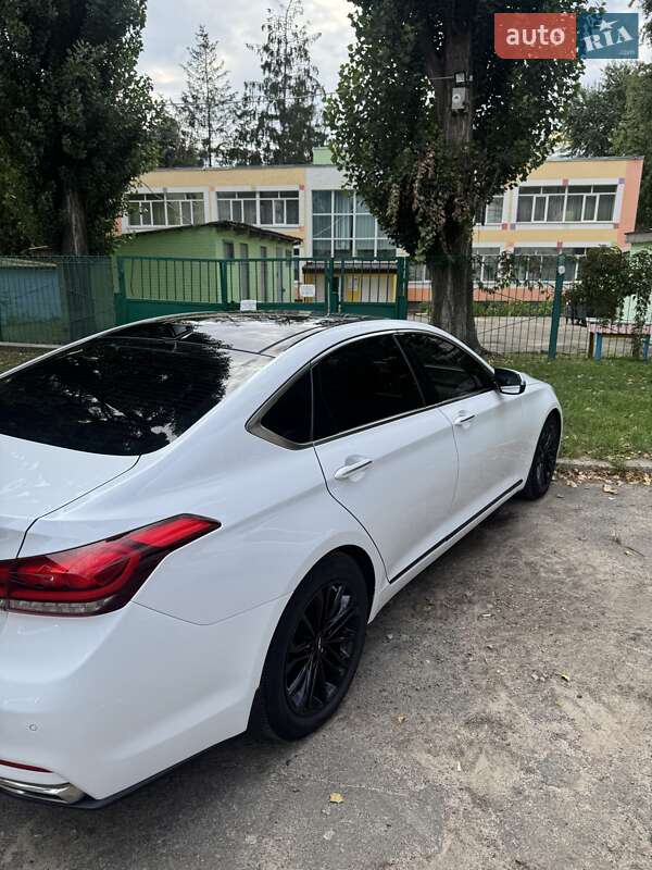 Седан Hyundai Genesis 2015 в Киеве фото 7 Седан Hyundai Genesis 2015 в Киеве