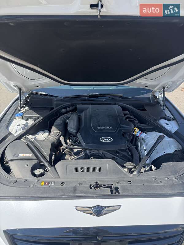 Седан Hyundai Genesis 2015 в Киеве фото 31 Седан Hyundai Genesis 2015 в Киеве
