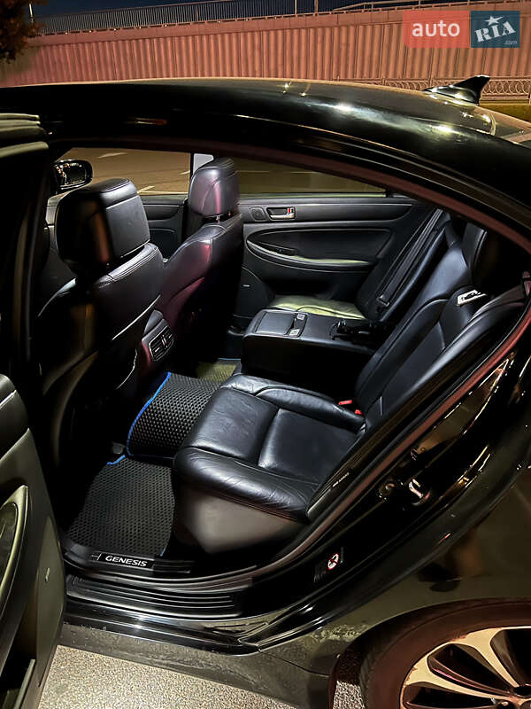 Седан Hyundai Genesis 2011 в Киеве