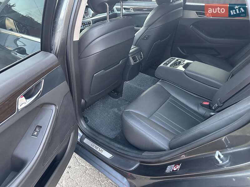 Седан Hyundai Genesis 2018 в Киеве