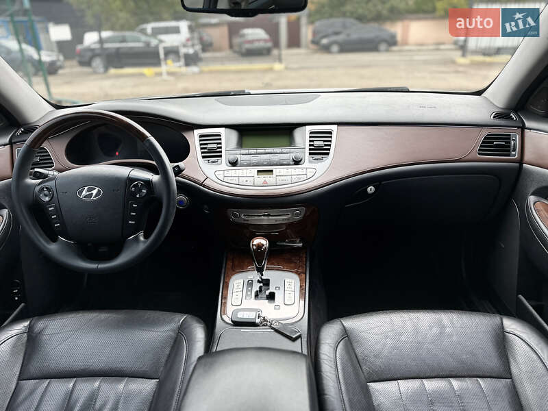 Седан Hyundai Genesis 2008 в Киеве