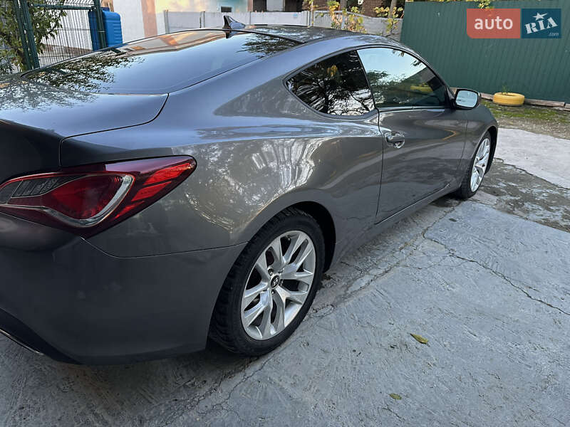 Купе Hyundai Genesis 2012 в Білгороді-Дністровському