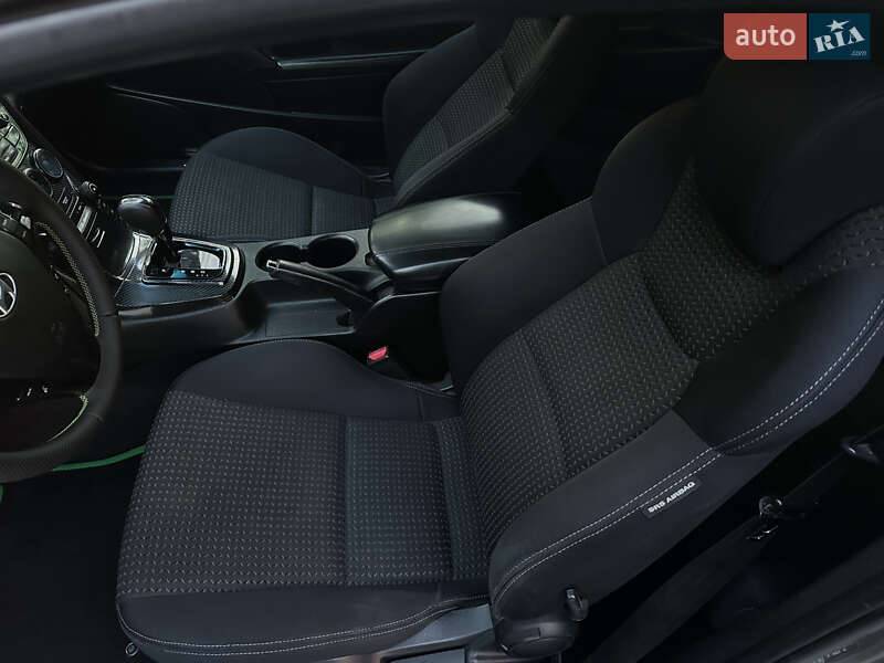 Купе Hyundai Genesis 2012 в Білгороді-Дністровському