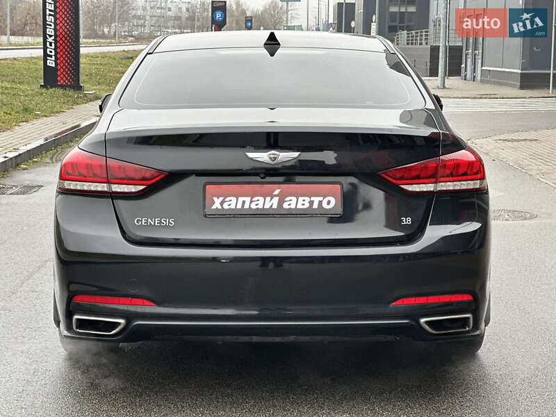 Седан Hyundai Genesis 2015 в Киеве