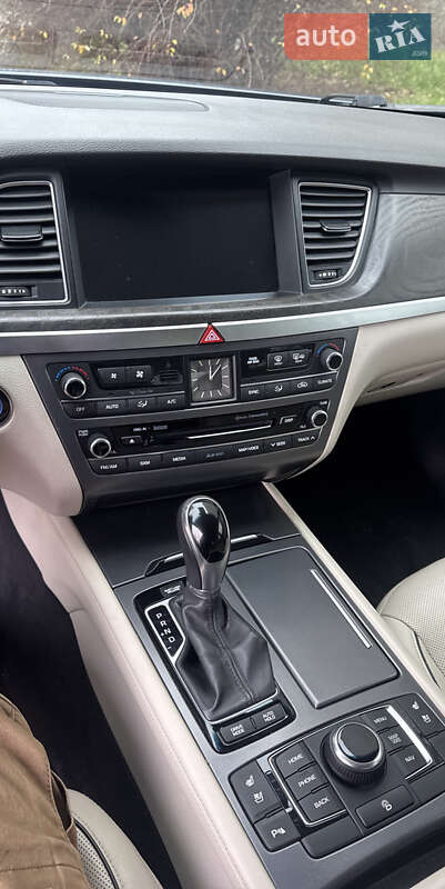 Седан Hyundai Genesis 2015 в Кременчуге