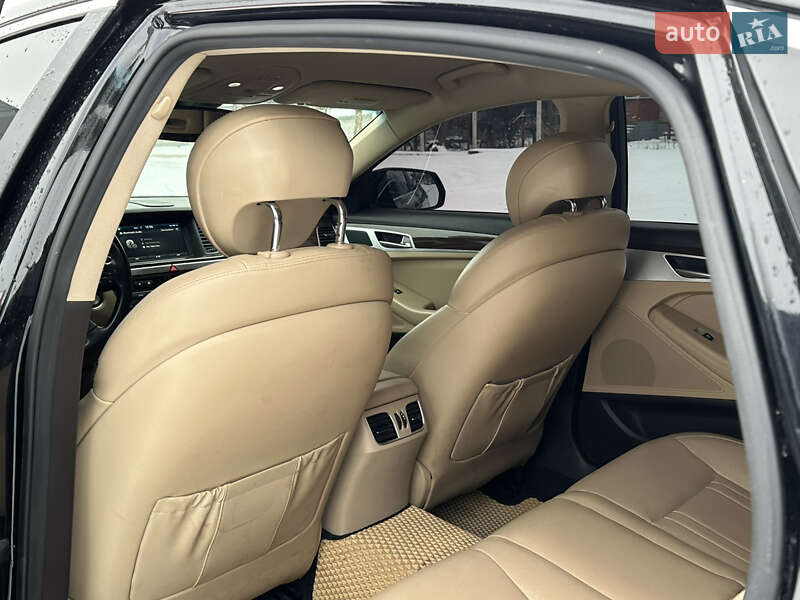 Седан Hyundai Genesis 2015 в Киеве