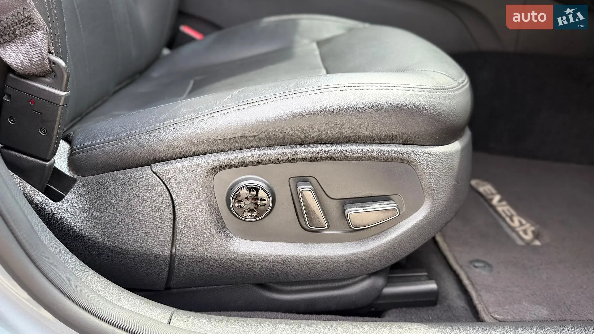 2015 Hyundai Genesis - мініатюра 51