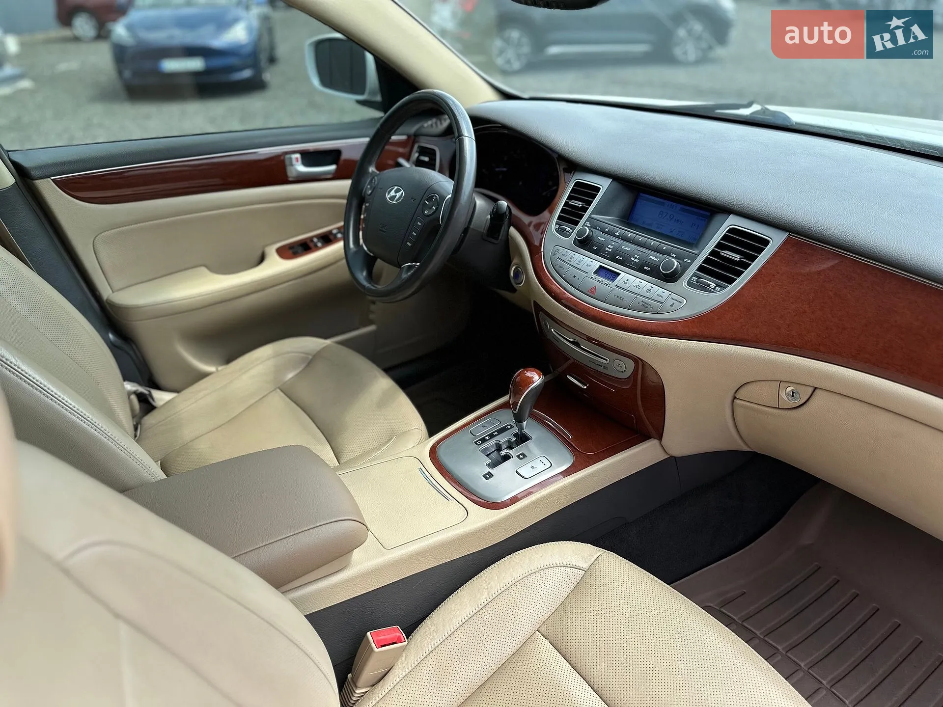 2013 Hyundai Genesis - мініатюра 16
