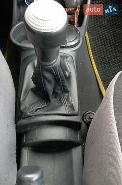 Хетчбек Hyundai Getz 2010 в  фото 20 Хетчбек Hyundai Getz 2010 в