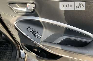 Внедорожник / Кроссовер Hyundai Grand Santa Fe 2014 в 
