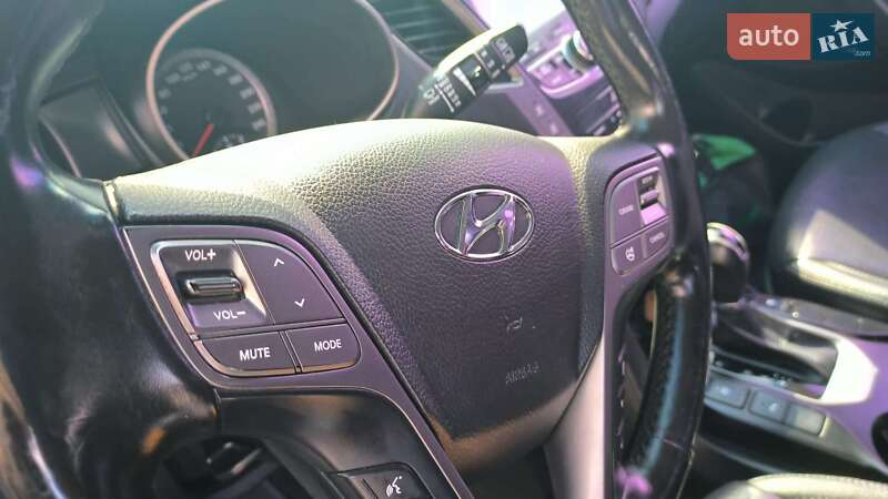 Внедорожник / Кроссовер Hyundai Grand Santa Fe 2014 в Киеве
