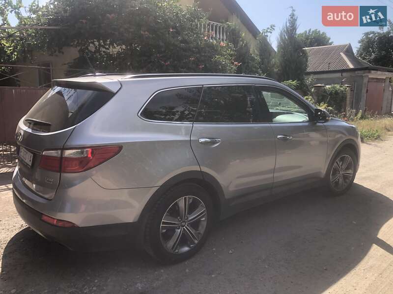 Позашляховик / Кросовер Hyundai Grand Santa Fe 2016 в Кривому Розі