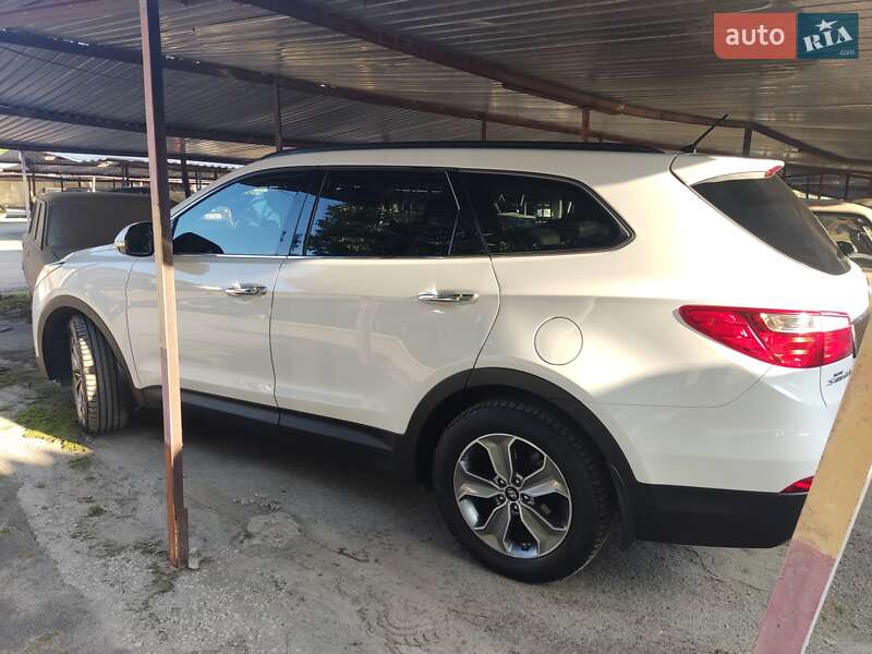 Внедорожник / Кроссовер Hyundai Grand Santa Fe 2015 в Каменец-Подольском