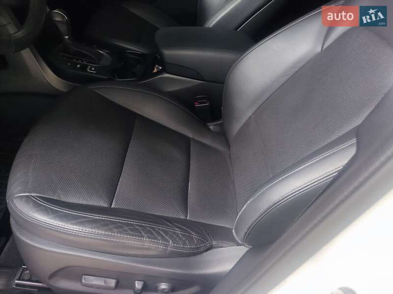 Внедорожник / Кроссовер Hyundai Grand Santa Fe 2015 в Каменец-Подольском