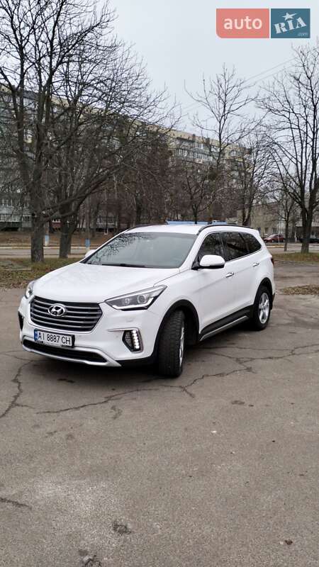 Внедорожник / Кроссовер Hyundai Grand Santa Fe 2017 в 