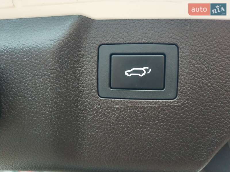 Внедорожник / Кроссовер Hyundai Grand Santa Fe 2016 в Хмельницком