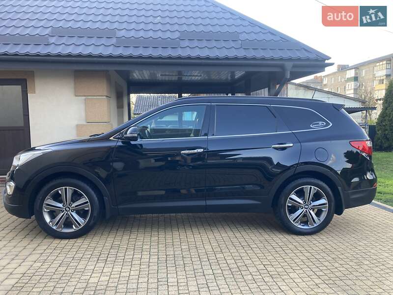Внедорожник / Кроссовер Hyundai Grand Santa Fe 2016 в 