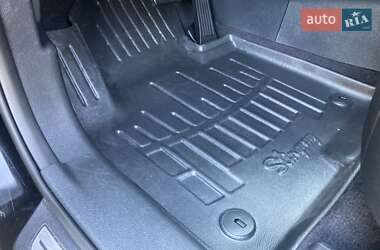 Внедорожник / Кроссовер Hyundai Grand Santa Fe 2016 в 