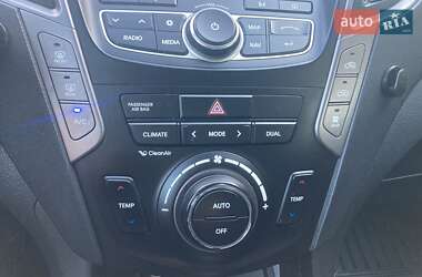 Внедорожник / Кроссовер Hyundai Grand Santa Fe 2016 в 