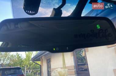 Внедорожник / Кроссовер Hyundai Grand Santa Fe 2016 в 