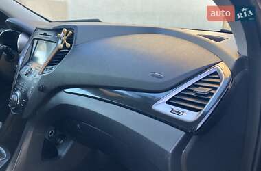 Внедорожник / Кроссовер Hyundai Grand Santa Fe 2016 в 