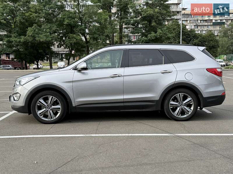 Внедорожник / Кроссовер Hyundai Grand Santa Fe 2016 в Киеве