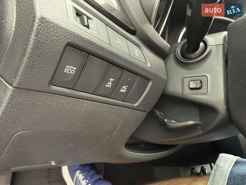 Внедорожник / Кроссовер Hyundai Grand Santa Fe 2016 в Киеве