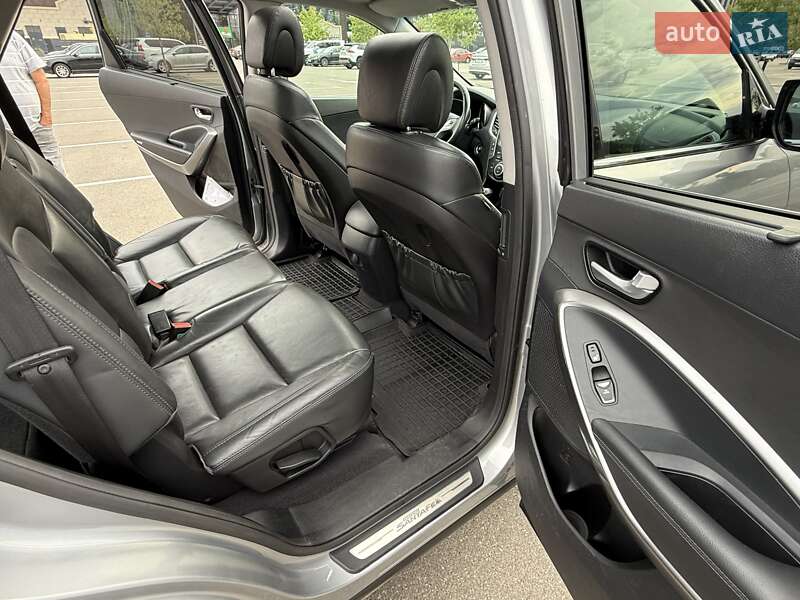Внедорожник / Кроссовер Hyundai Grand Santa Fe 2016 в Киеве