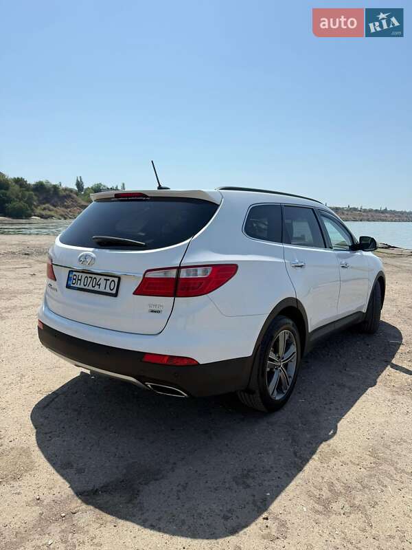 Внедорожник / Кроссовер Hyundai Grand Santa Fe 2014 в Овидиополе