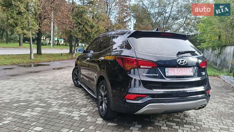 Внедорожник / Кроссовер Hyundai Grand Santa Fe 2016 в Ровно