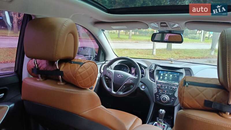 Внедорожник / Кроссовер Hyundai Grand Santa Fe 2016 в Ровно